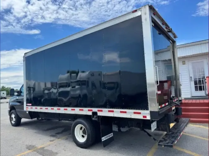 2019 FORD E350