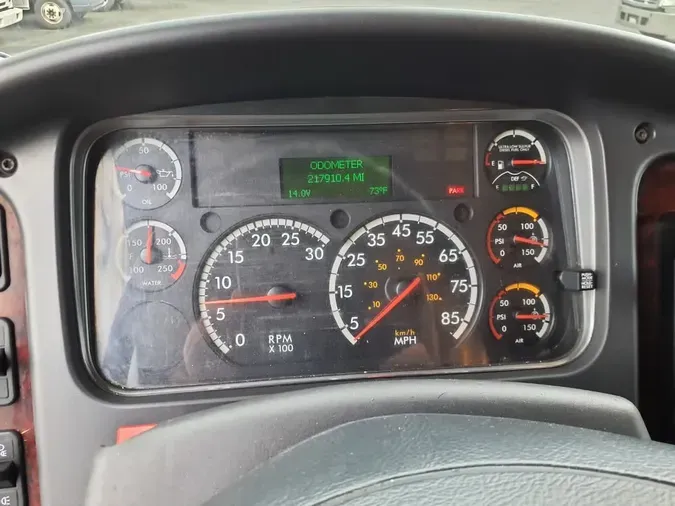 2017 FREIGHTLINER M2 106