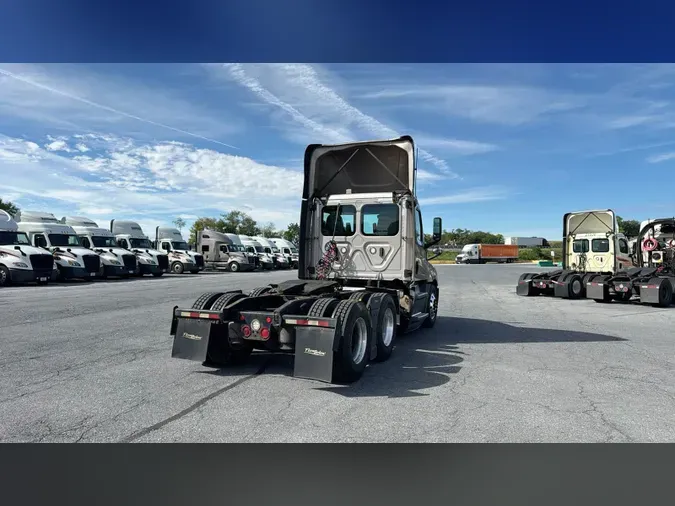 2020 Freightliner Cascadia 126147bfab4b7e1363b2c306ae8b848cc50