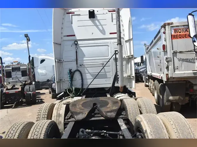 2016 VOLVO VNL64T670