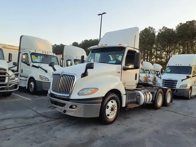 2018 NAVISTAR INTERNATIONAL LT625 DAYCAB T/A
