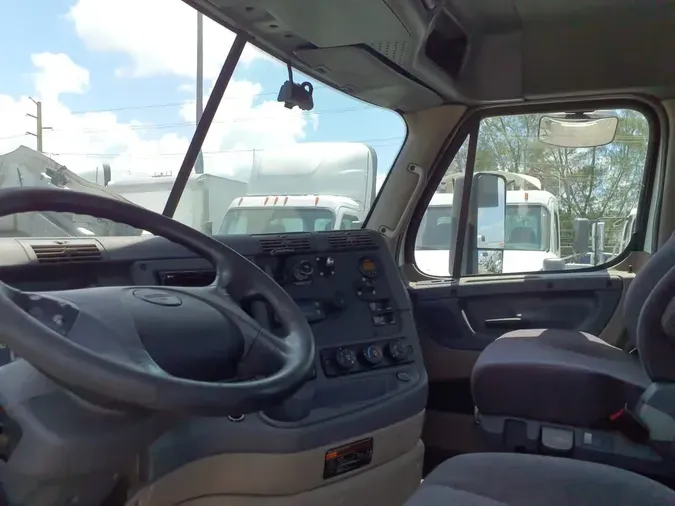 2019 FREIGHTLINER CASCADIA 125