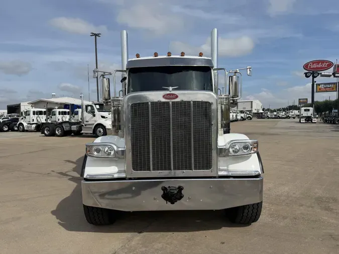 2026 Peterbilt 589148675bf3678f13dc459230682e59e52