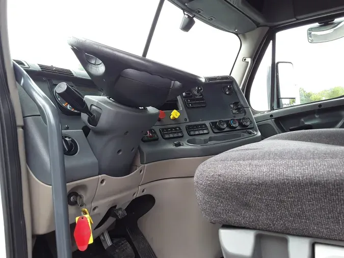 2019 FREIGHTLINER/MERCEDES CASCADIA 125