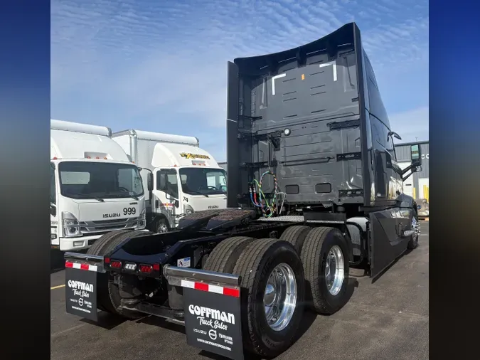 2027 VOLVO TRUCK VNL64TV04