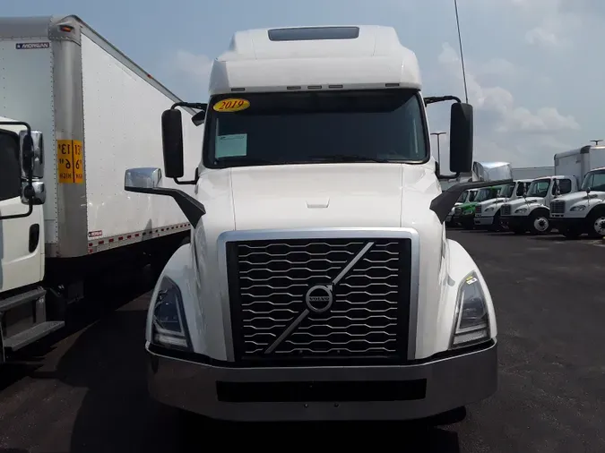 2019 VOLVO VNL64T-760