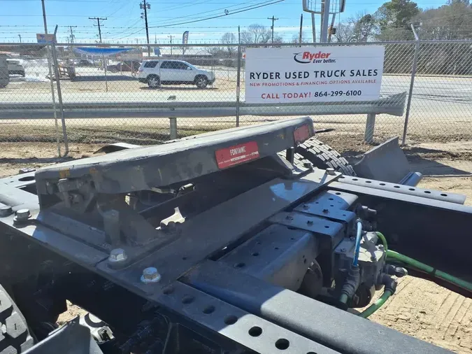 2019 NAVISTAR INTERNATIONAL RH613 DAYCAB S/A