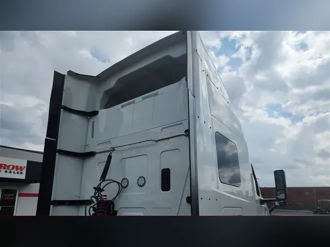 2022 INTERNATIONAL LT