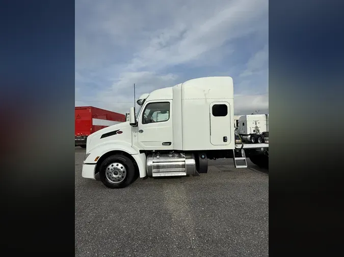 2023 Peterbilt 579