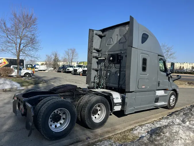 2021 Freightliner Cascadia1495f4ba29c1af07776ec78604543e5c
