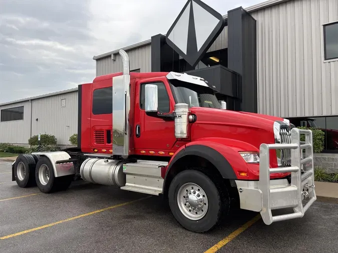 2023 International HX620 Sleeper