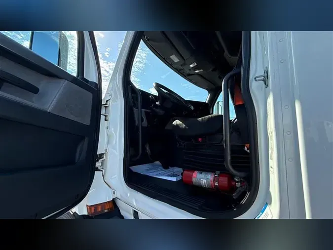 2020 FREIGHTLINER CA116