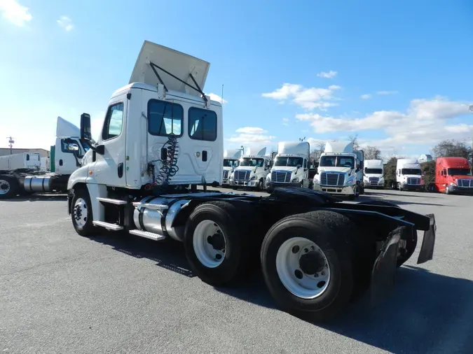 2016 FREIGHTLINER/MERCEDES CASCADIA 125