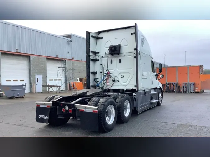 2022 Freightliner Cascadia 126