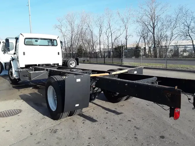 2020 FREIGHTLINER/MERCEDES M2 106