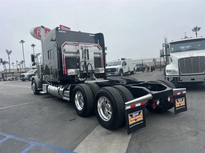 2023 Peterbilt 389