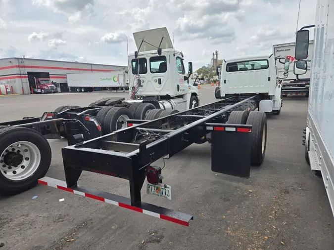 2019 FREIGHTLINER/MERCEDES M2 106