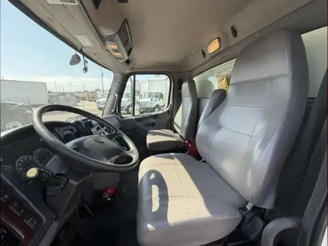 2022 Freightliner Business Class M2 106