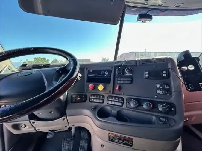 2019 FREIGHTLINER/MERCEDES CASCADIA 125