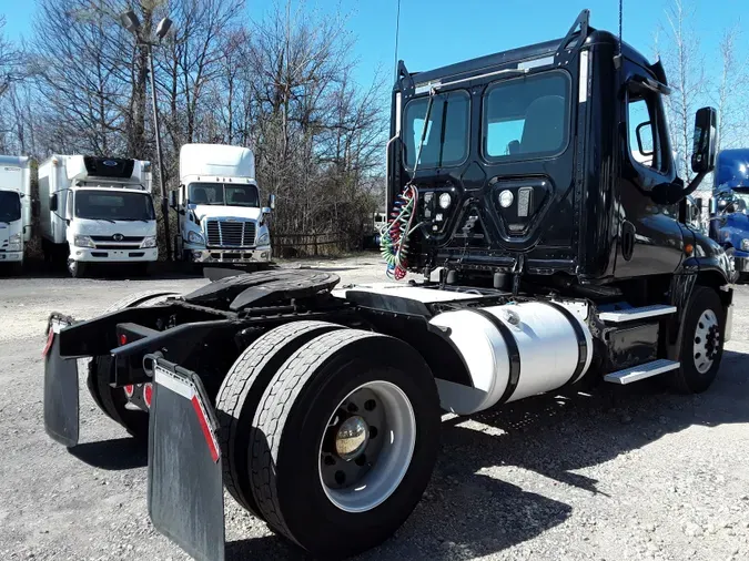 2017 FREIGHTLINER/MERCEDES CASCADIA 125