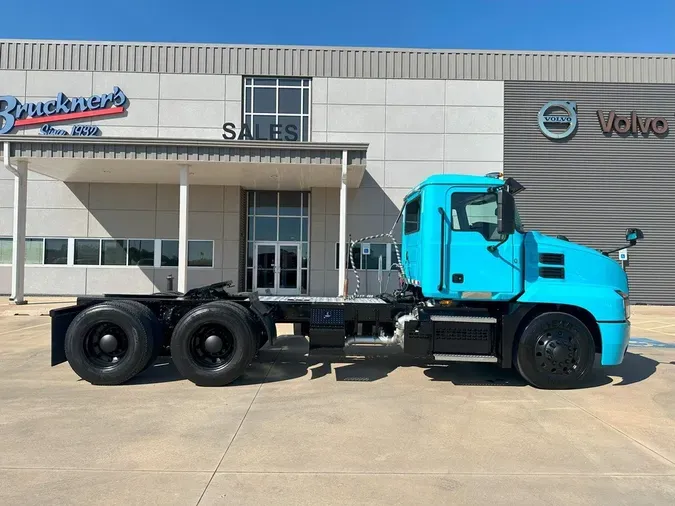 2020 MACK AN64T