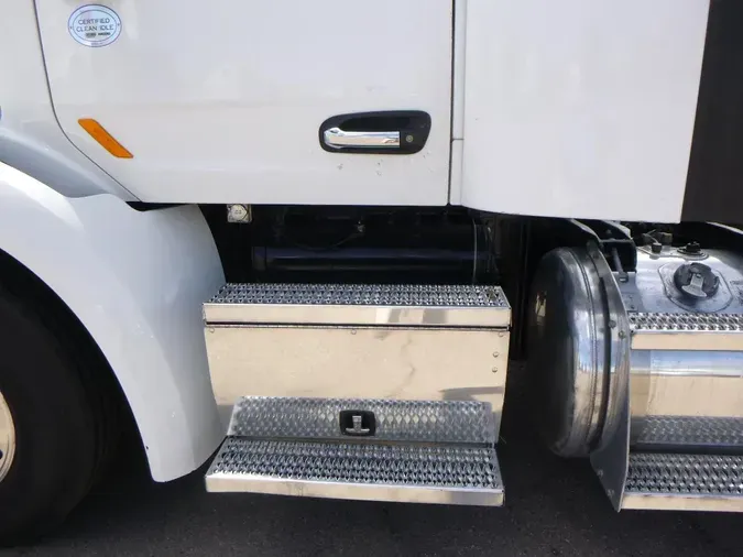 2020 Peterbilt 57914b4218dc37cdfc645d8e9fdccb565bc
