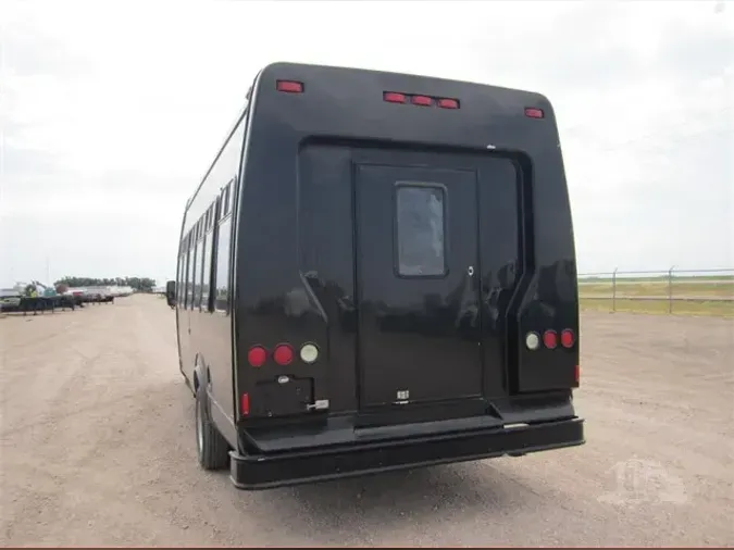 2006 FORD E450
