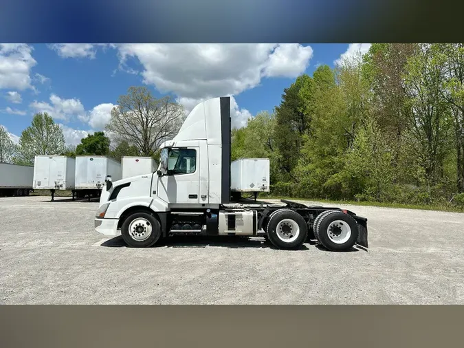 2016 Volvo VNL300