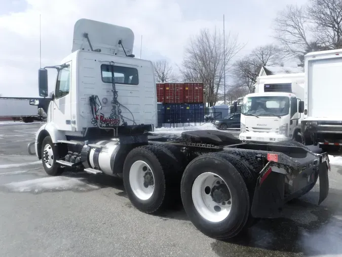 2019 VOLVO VNL