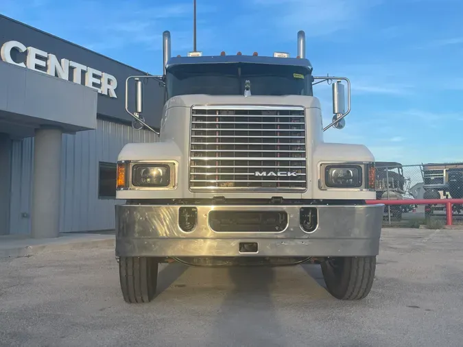 2019 MACK PI64T