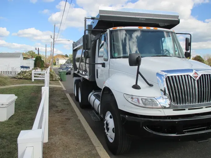 2018 INTERNATIONAL 7400 6X4