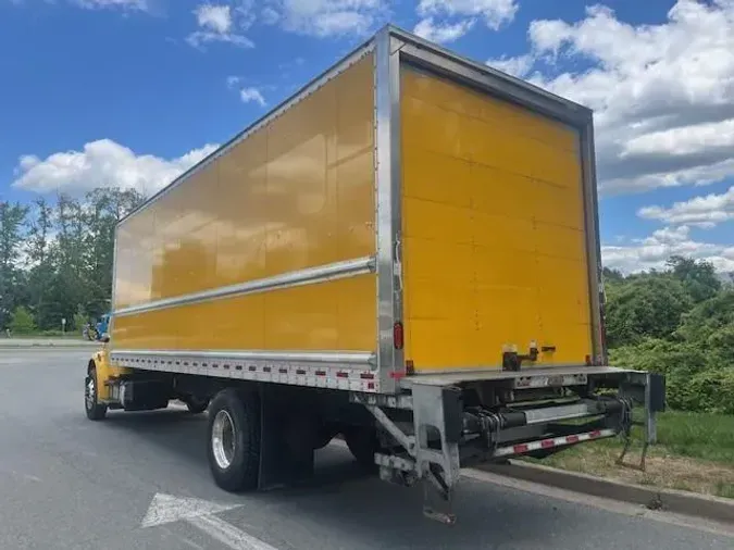 2019 Freightliner Business Class M2 106