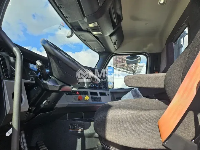 2019 FREIGHTLINER CASCADIA CA126