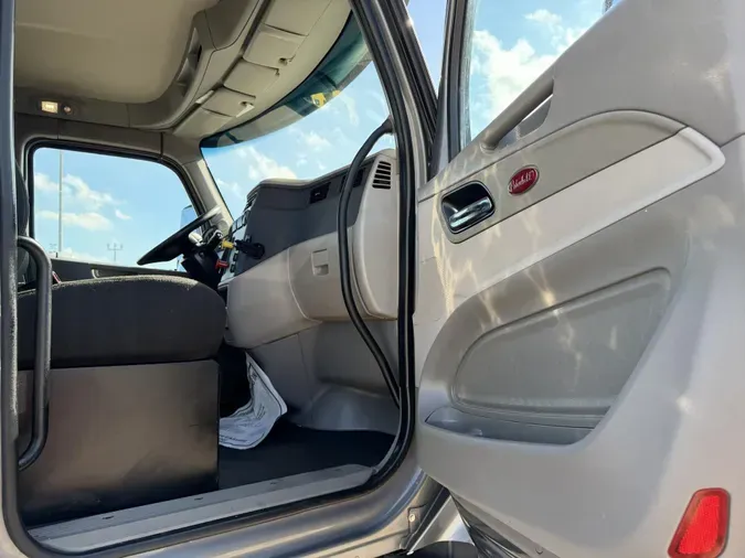 2018 Peterbilt 57914bdbbabb3c661fb634dfdaa81e99932