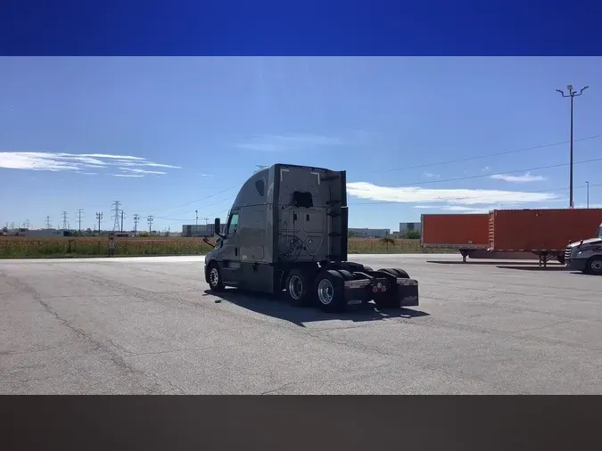 2023 Freightliner Cascadia 126