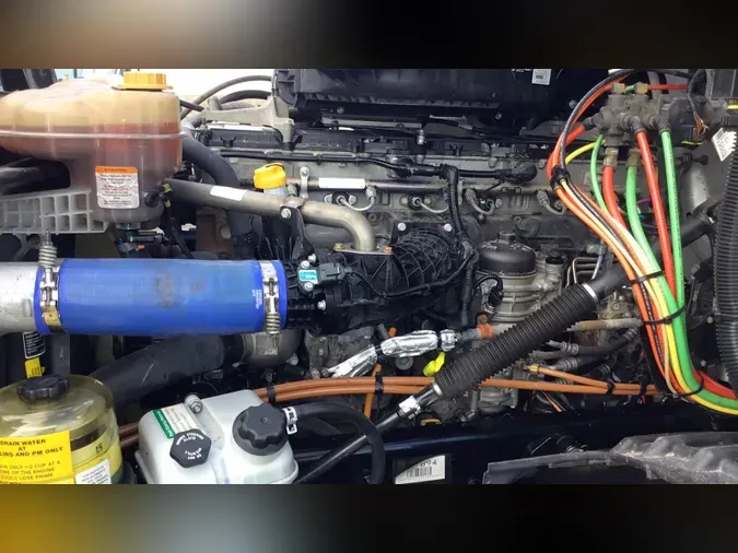 2022 Freightliner Cascadia 126