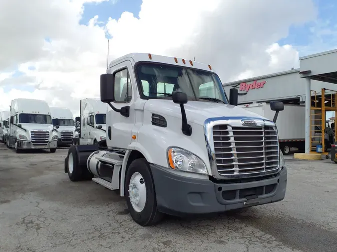 2016 FREIGHTLINER/MERCEDES CASCADIA 113