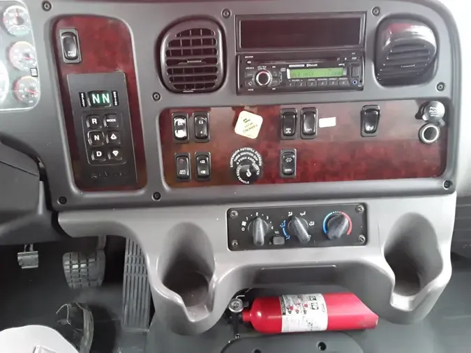 2017 FREIGHTLINER M2 106