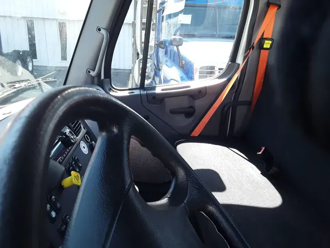 2018 Freightliner M2 106