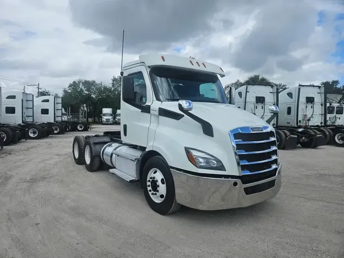 2020 FREIGHTLINER/MERCEDES NEW CASCADIA 11614d6d951482dff22c815f0df7f2caacd