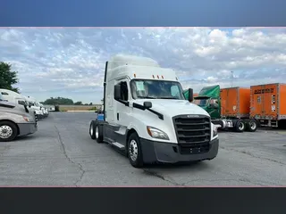 2020 Freightliner Cascadia 126