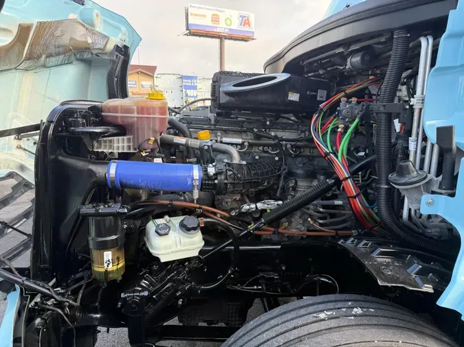 2023 FREIGHTLINER CASCADIA 126