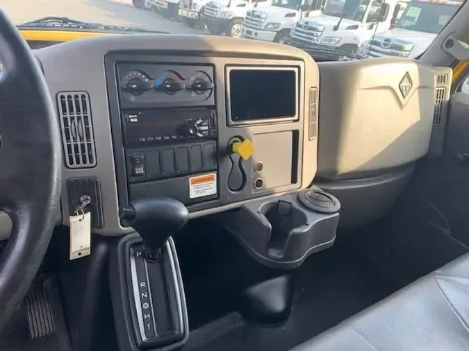 2018 International 4300-4X2