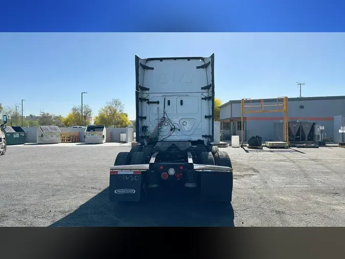 2021 Freightliner Cascadia