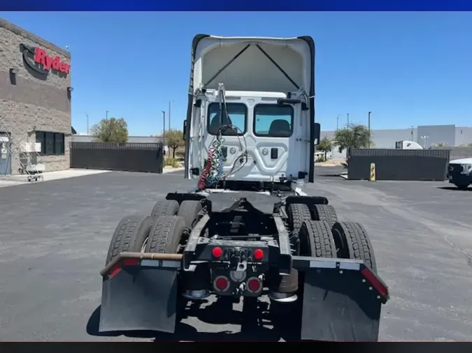 2017 FREIGHTLINER CASCADIA 113