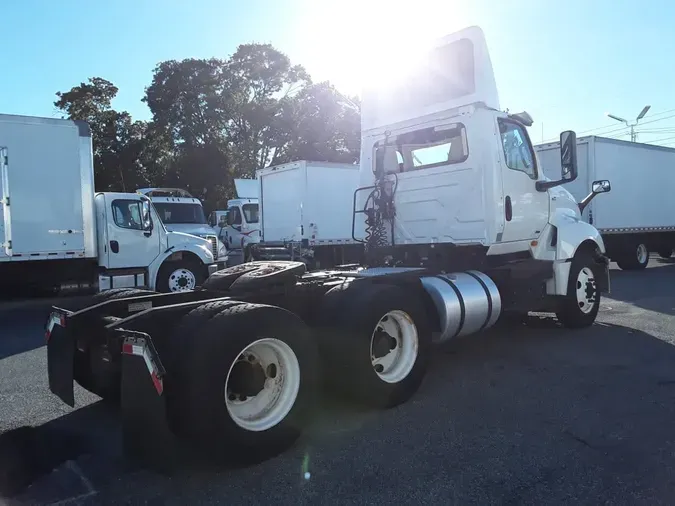 2019 NAVISTAR INTERNATIONAL LT625 DAYCAB T/A