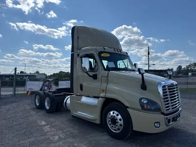 2019 FREIGHTLINER/MERCEDES CASCADIA 12514e47260c7253fa9b47c9e1425d7d839
