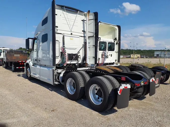 2020 VOLVO VNL64T-760