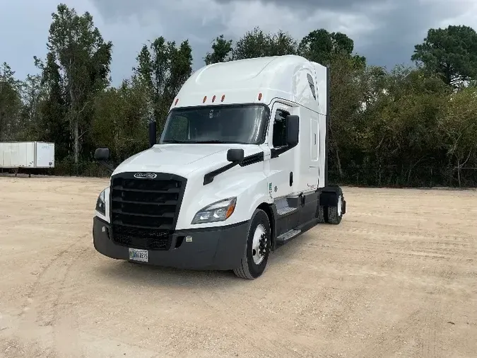 2020 Freightliner T12642ST