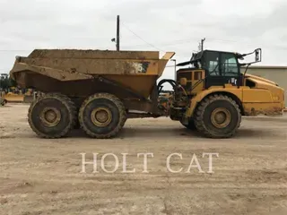 2019 Caterpillar 745